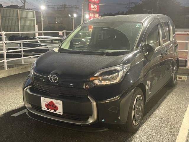 Toyota Sienta HV