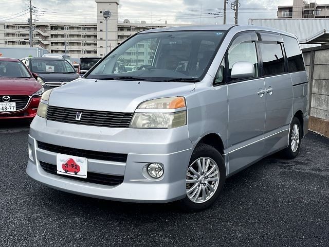 2003 Toyota Voxy