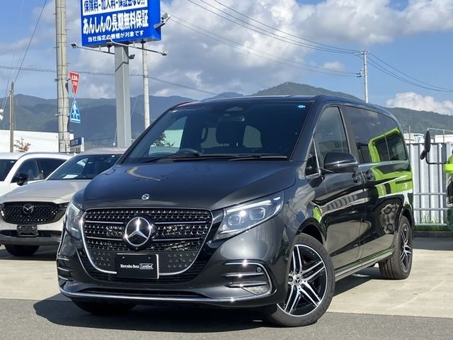 Mercedes-Benz V220D