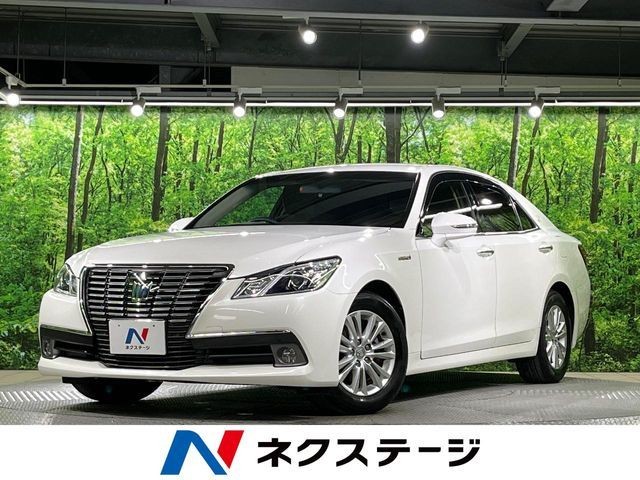 2015 Toyota Crown HV