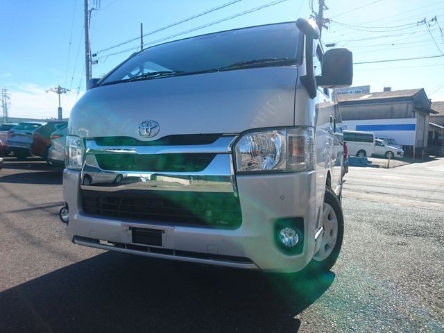 2020 Toyota Hiace V