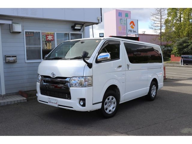 2019 Toyota Hiace V