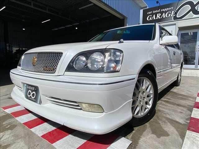 Toyota Crown Estate