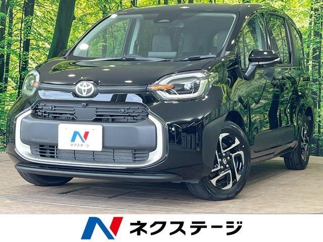 Toyota Sienta HV