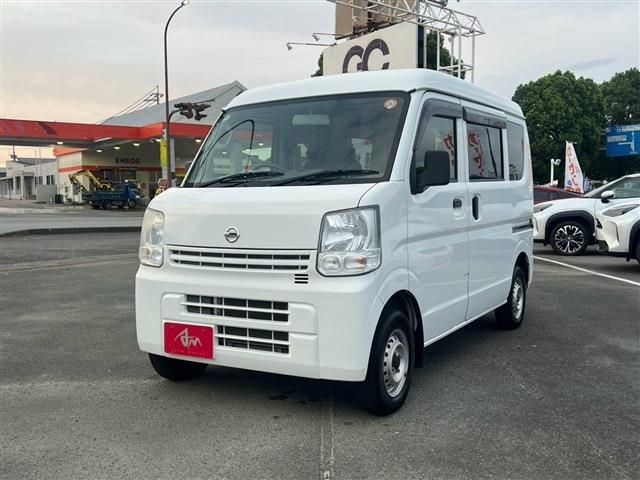 Nissan NT100 Clipper T