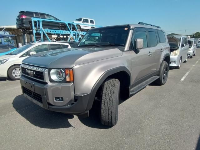 Toyota Land Cruiser 250