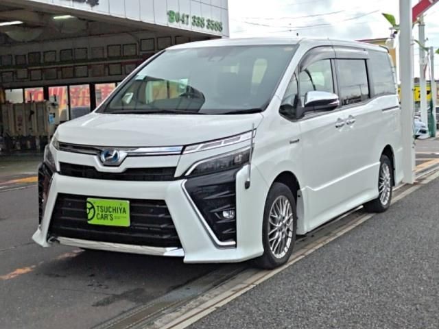Toyota Voxy HV