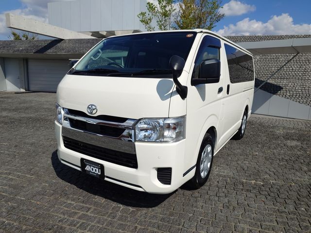Toyota Hiace V