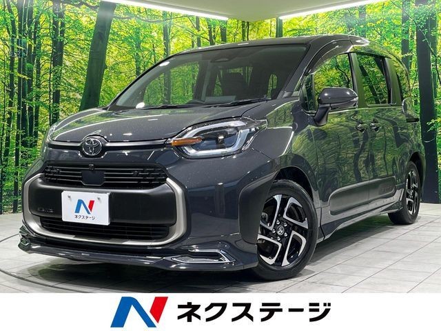 Toyota Sienta HV