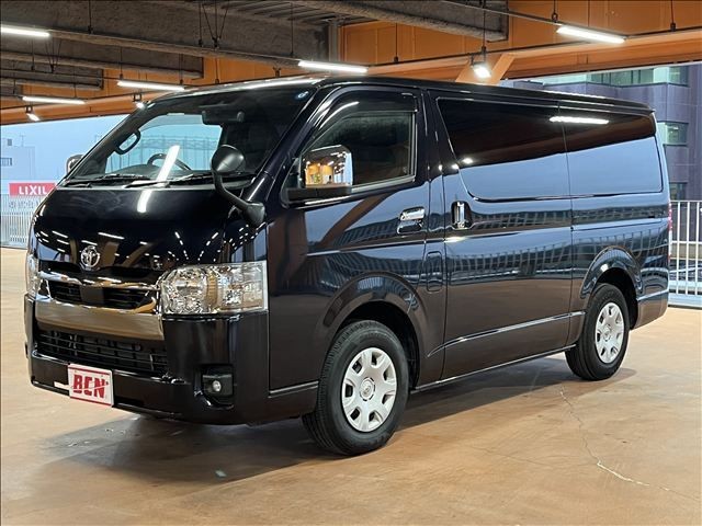 Toyota Hiace V