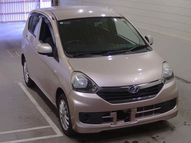 Daihatsu Mira ES