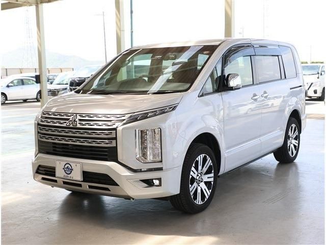 Mitsubishi Delica D5