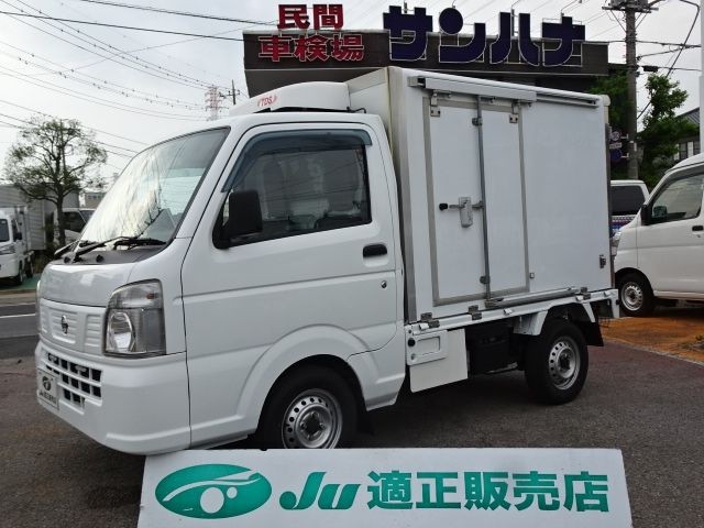 Nissan NT100 Clipper T