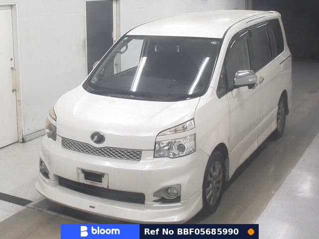 2011 Toyota Voxy
