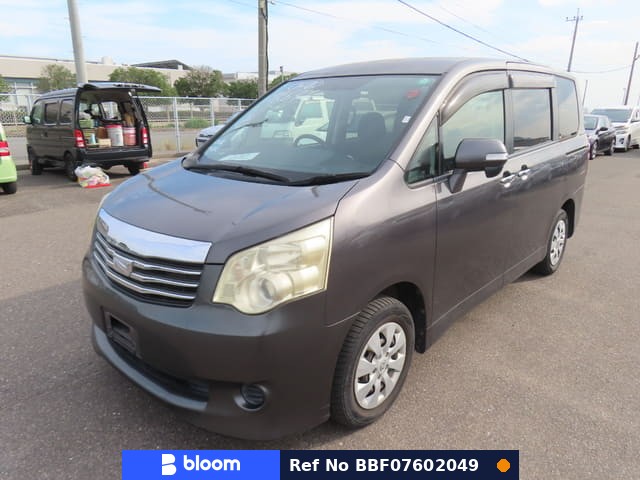 2011 Toyota Noah