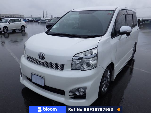 2013 Toyota Voxy