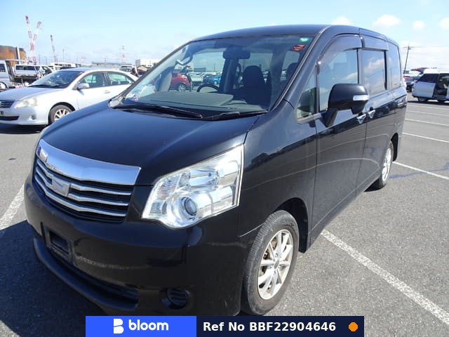 2013 Toyota Noah