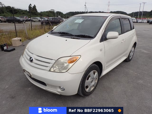 2005 Toyota IST