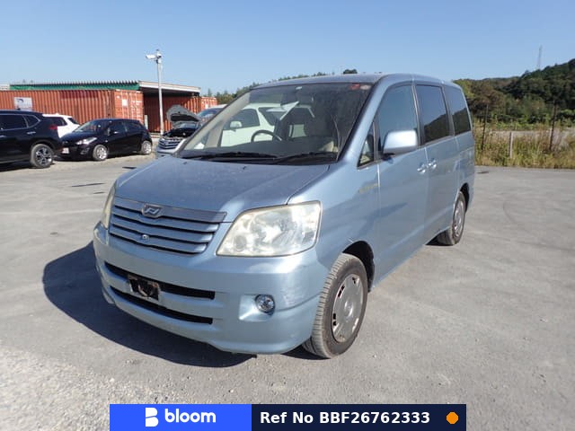 2003 Toyota Noah