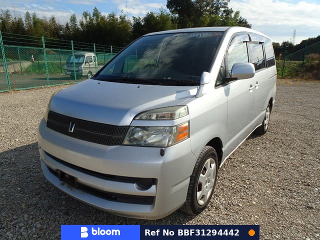 2006 Toyota Voxy