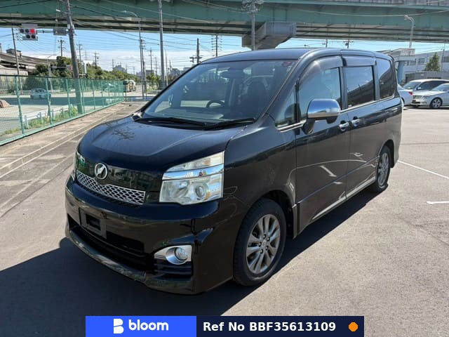 2013 Toyota Voxy