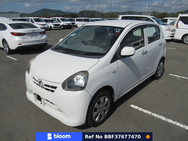2013 Daihatsu Mira ES