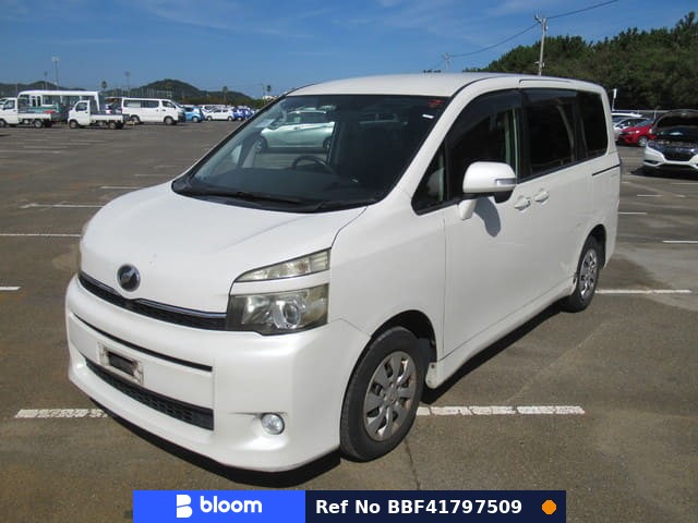 2010 Toyota Voxy