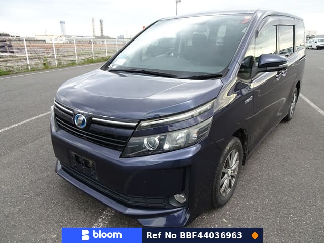 2014 Toyota Voxy Hybrid