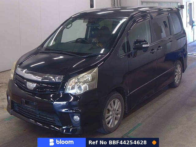 2011 Toyota Noah