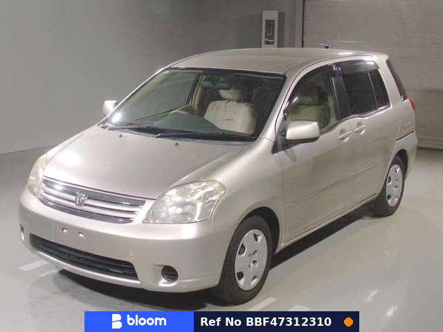 2004 Toyota Raum