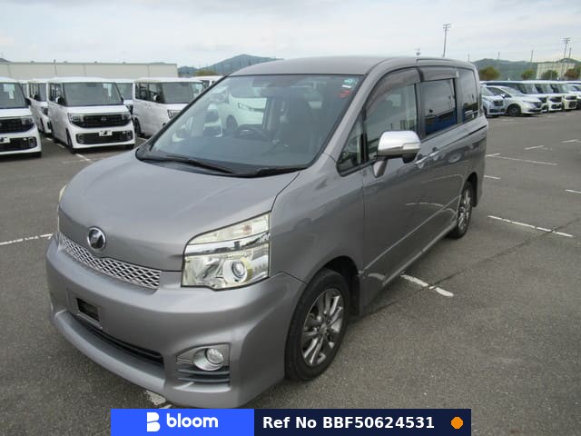 2013 Toyota Voxy