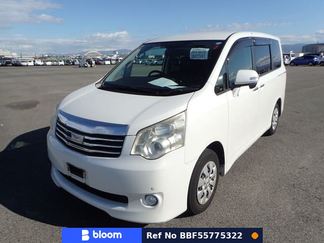 2013 Toyota Noah