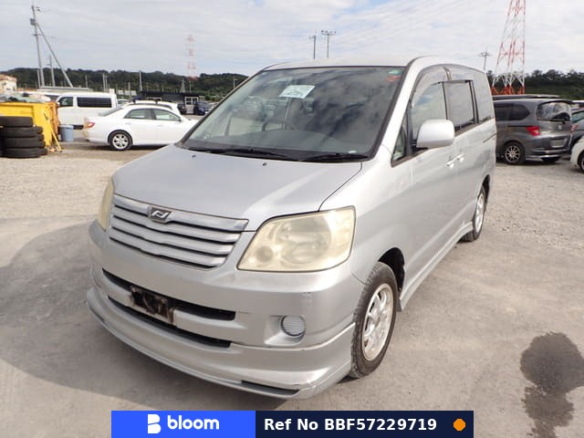 2003 Toyota Noah