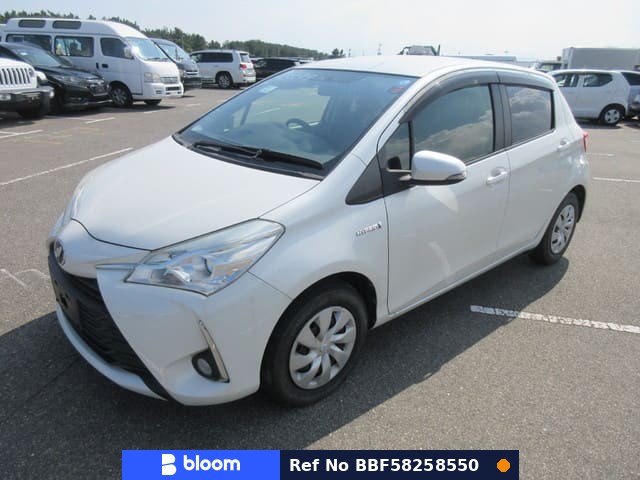 2017 Toyota Vitz Hybrid