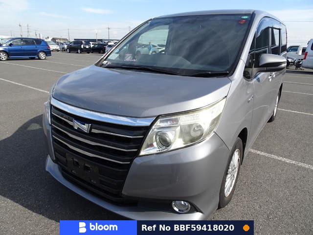 2015 Toyota Noah Hybrid