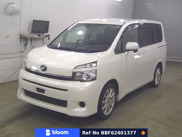 2012 Toyota Voxy