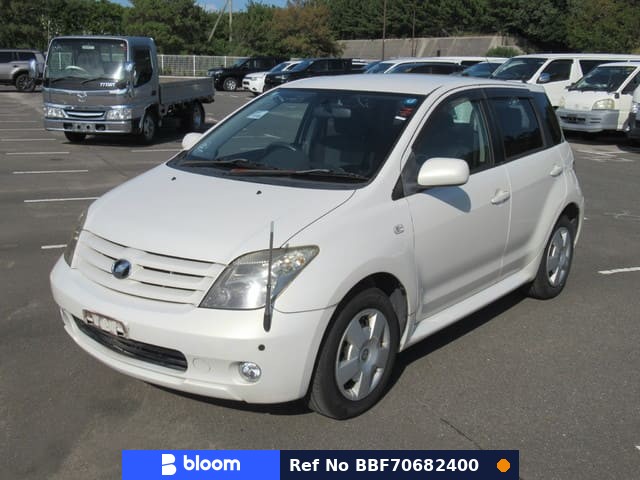 2005 Toyota IST