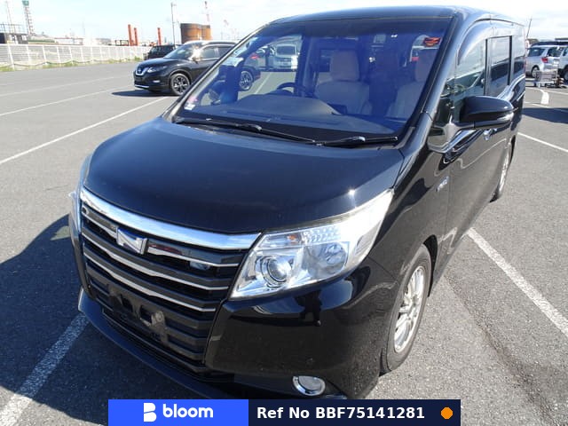 2015 Toyota Noah Hybrid