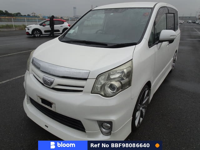 2011 Toyota Noah