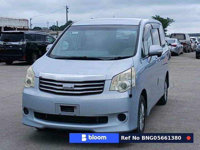 2011 Toyota Noah