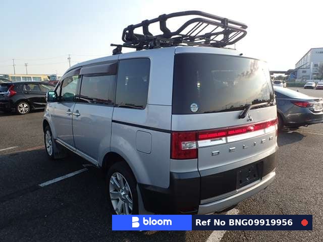 2009 Mitsubishi Delica D5