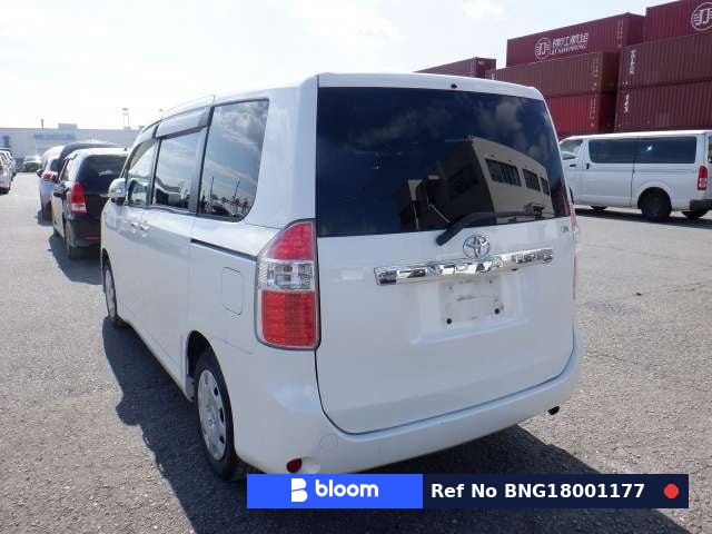 2010 Toyota Noah