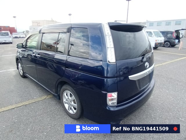 2013 Toyota Isis