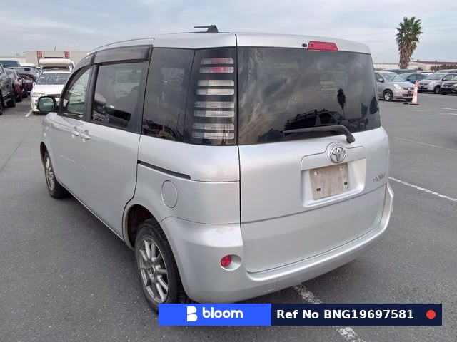 2004 Toyota Sienta