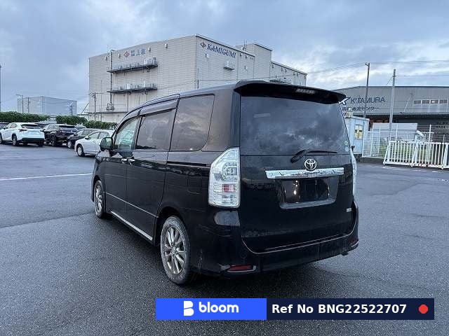 2013 Toyota Voxy