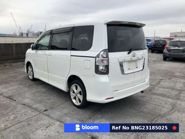2009 Toyota Voxy