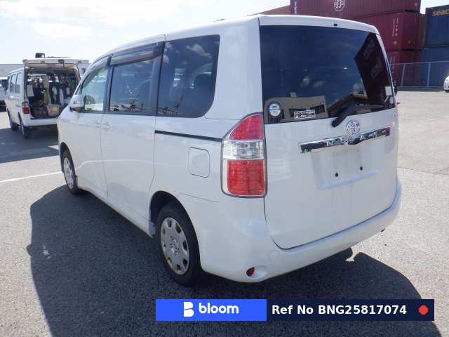 2007 Toyota Noah