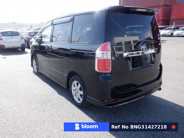 2007 Toyota Noah