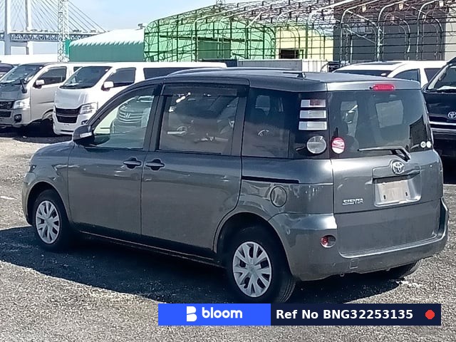 2010 Toyota Sienta