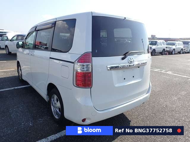 2009 Toyota Noah